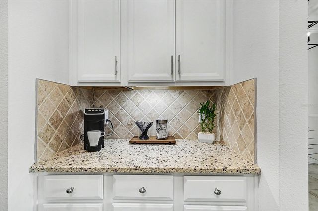 2352 OXMOOR DRIVE, Deland, FL 32724