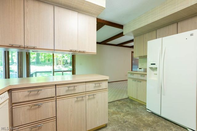 7360 Ledgewood Drive, Kirtland, OH 44094