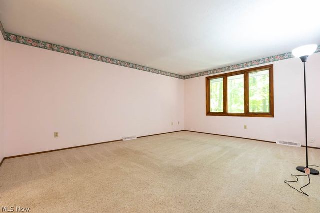 7360 Ledgewood Drive, Kirtland, OH 44094