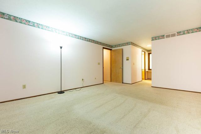 7360 Ledgewood Drive, Kirtland, OH 44094