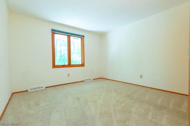7360 Ledgewood Drive, Kirtland, OH 44094