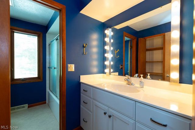 7360 Ledgewood Drive, Kirtland, OH 44094