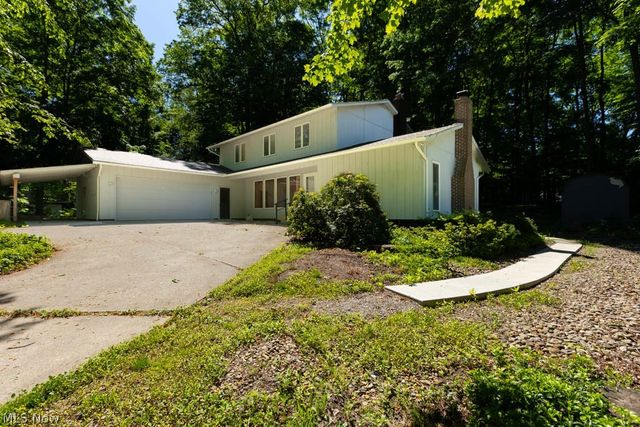 7360 Ledgewood Drive, Kirtland, OH 44094