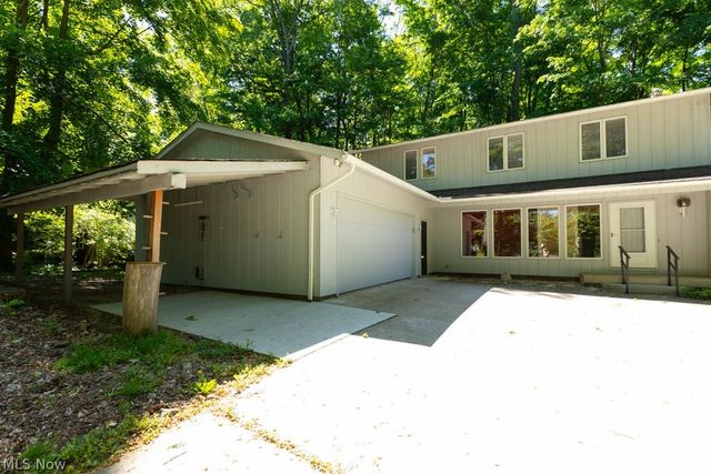 7360 Ledgewood Drive, Kirtland, OH 44094