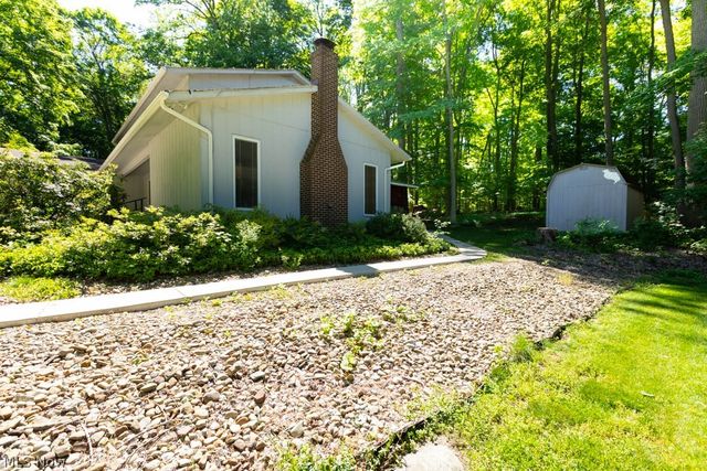 7360 Ledgewood Drive, Kirtland, OH 44094
