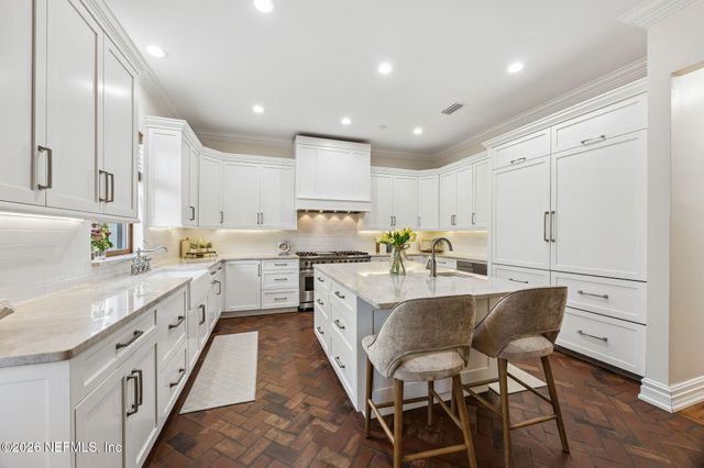121 CARRIAGE LAMP Way, Ponte Vedra Beach, FL 32082