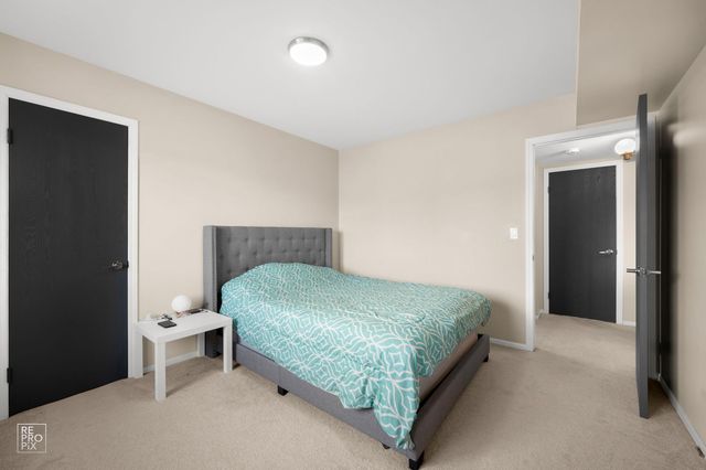 6820 Joliet Road 11, Indian Head Park, IL 60525