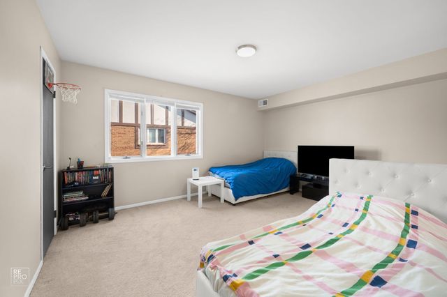 6820 Joliet Road 11, Indian Head Park, IL 60525