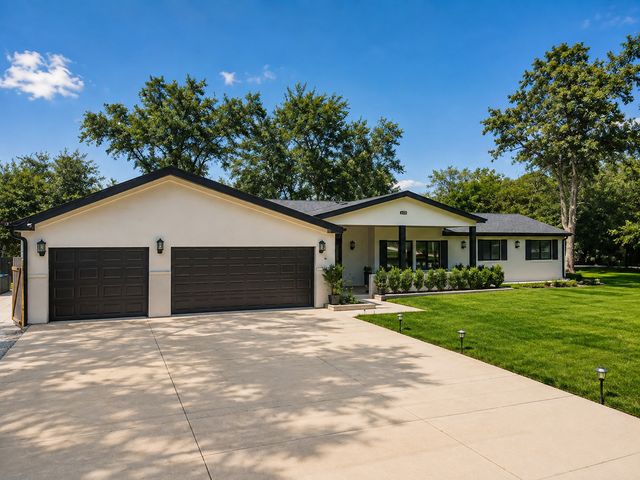 3825 Maple Avenue, Northbrook, IL 60062