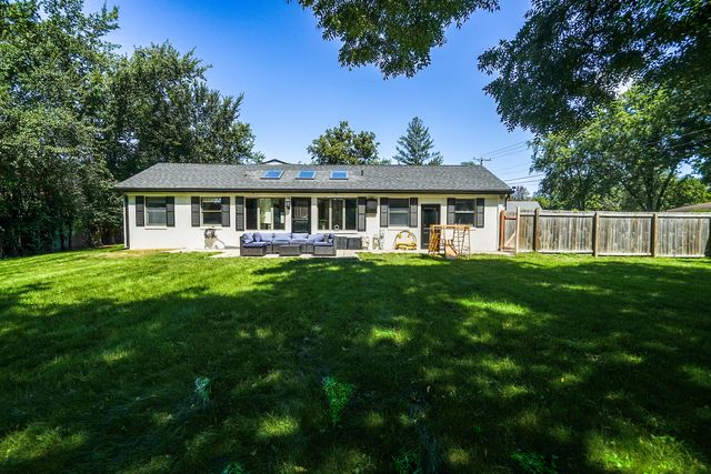 3825 Maple Avenue, Northbrook, IL 60062