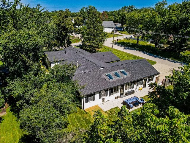 3825 Maple Avenue, Northbrook, IL 60062