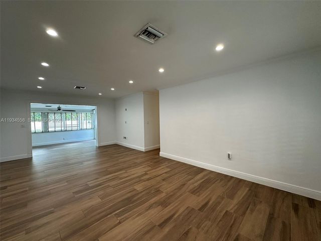 7535 SW 117 St, Pinecrest, FL 33156