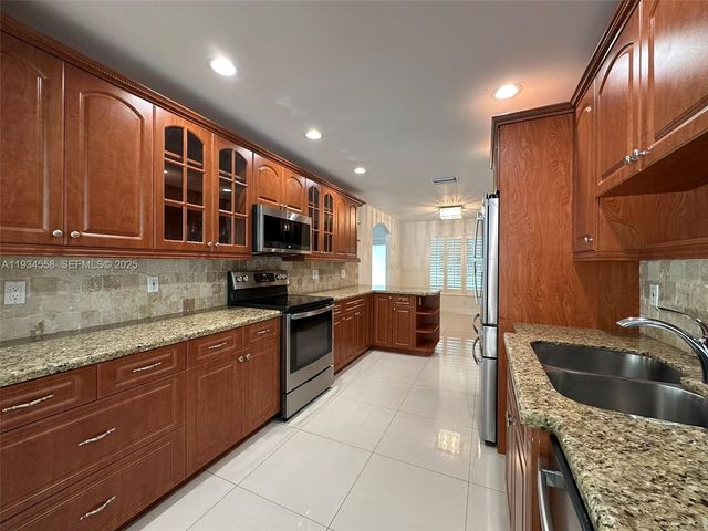 7535 SW 117 St, Pinecrest, FL 33156