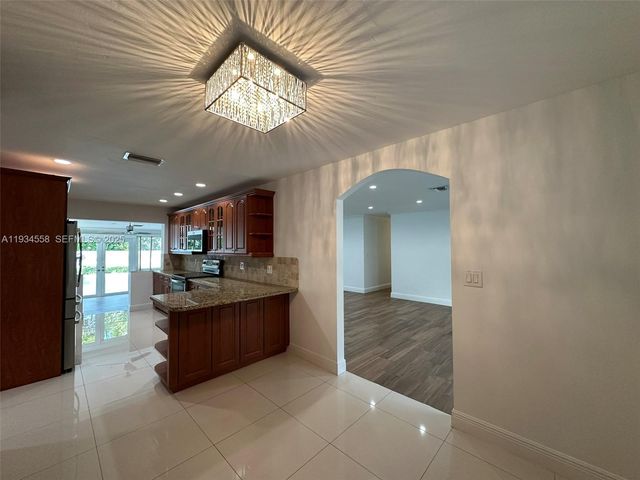 7535 SW 117 St, Pinecrest, FL 33156