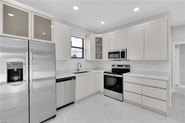 2600 14th ST SW, Lehigh Acres, FL 33976