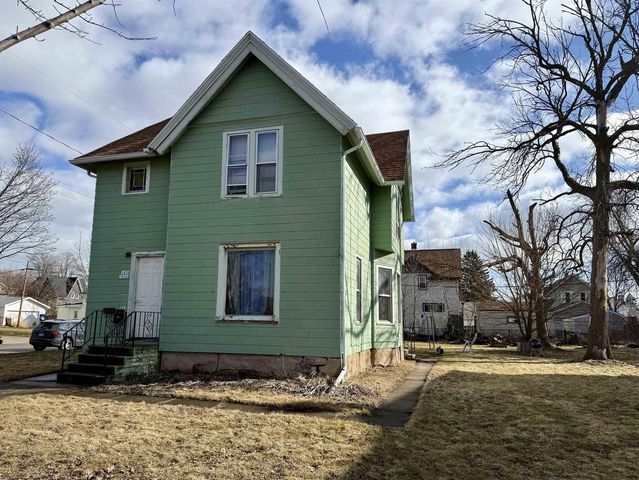 1436 N MAIN STREET, Oshkosh, WI 54901