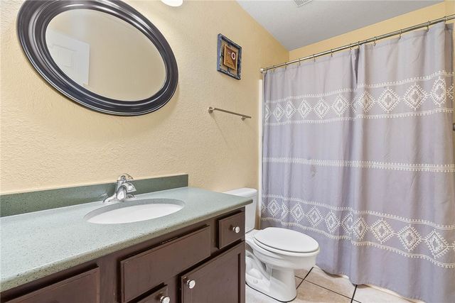 2105 Harbor Circ, Rockport, TX 78382