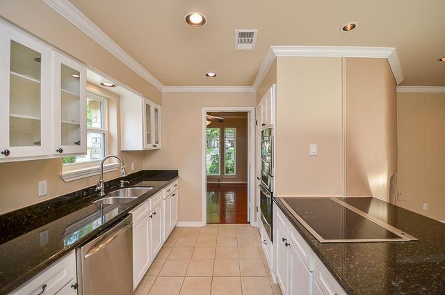 2815 Manila Lane, Houston, TX 77043