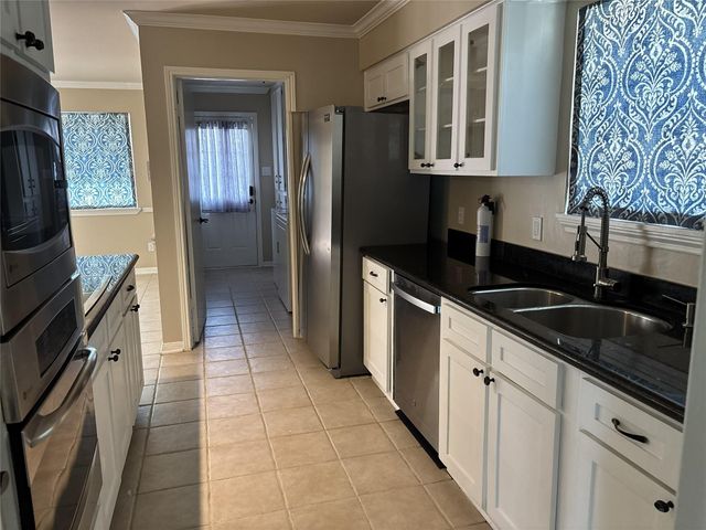 2815 Manila Lane, Houston, TX 77043