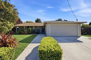 16 Clarence Court, East Palo Alto, CA 94303