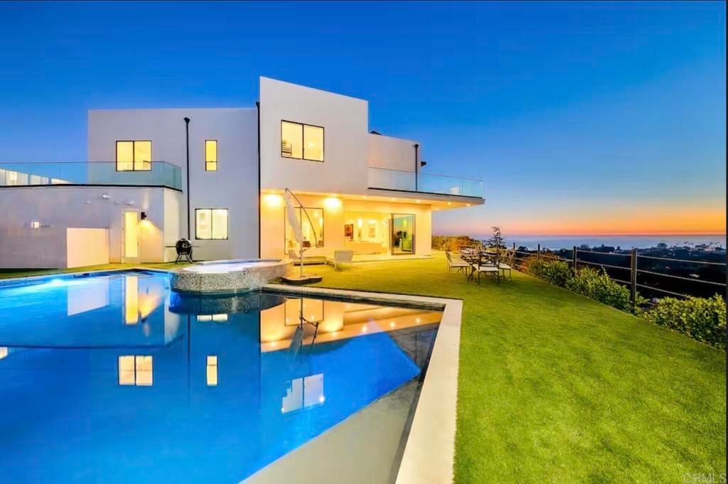 Image 34 of property listing at 2170 Via Nina, La Jolla, CA 92037