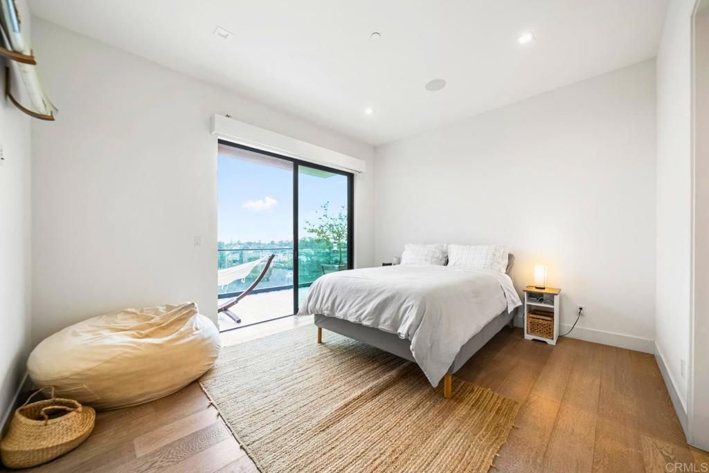 Image 63 of property listing at 2170 Via Nina, La Jolla, CA 92037