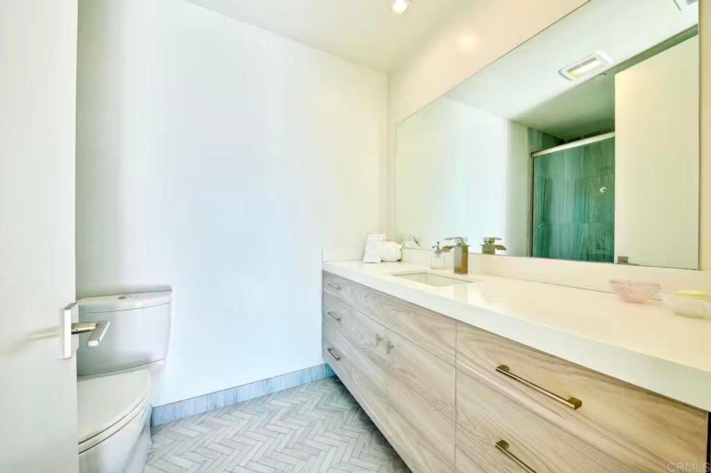 Image 65 of property listing at 2170 Via Nina, La Jolla, CA 92037