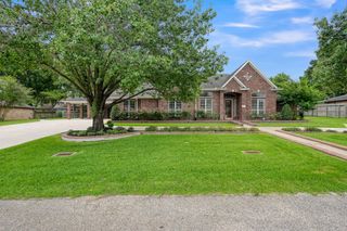 9832 W Shore Drive, Willis, TX 77318