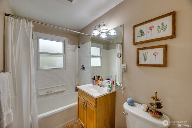 6041 5th Avenue NW, Seattle, WA 98107