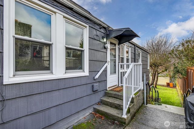 6041 5th Avenue NW, Seattle, WA 98107