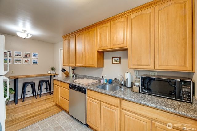 6041 5th Avenue NW, Seattle, WA 98107
