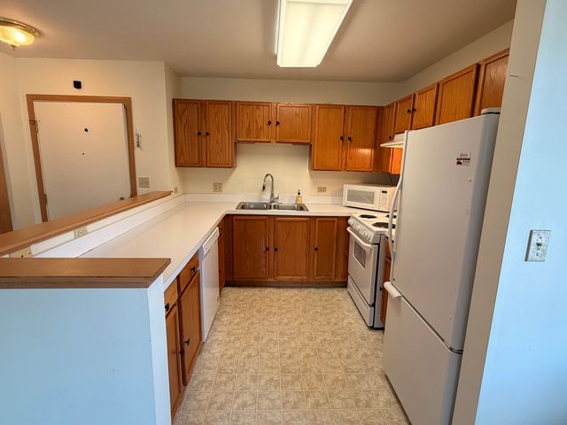 801 N MCLEAN Boulevard 330, Elgin, IL 60123
