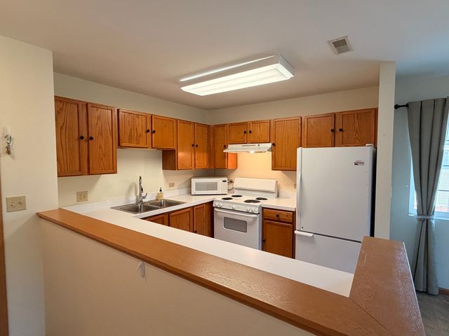 801 N MCLEAN Boulevard 330, Elgin, IL 60123