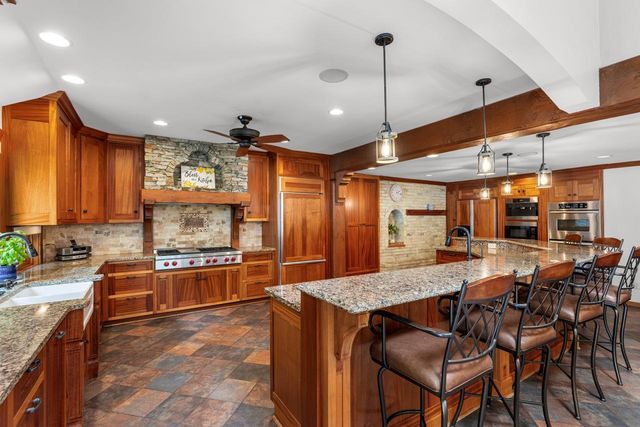 365 Pleasant View Road, Chanhassen, MN 55317