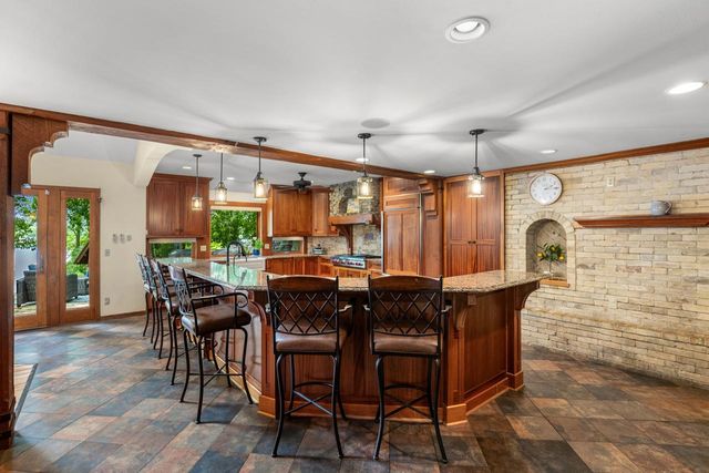 365 Pleasant View Road, Chanhassen, MN 55317