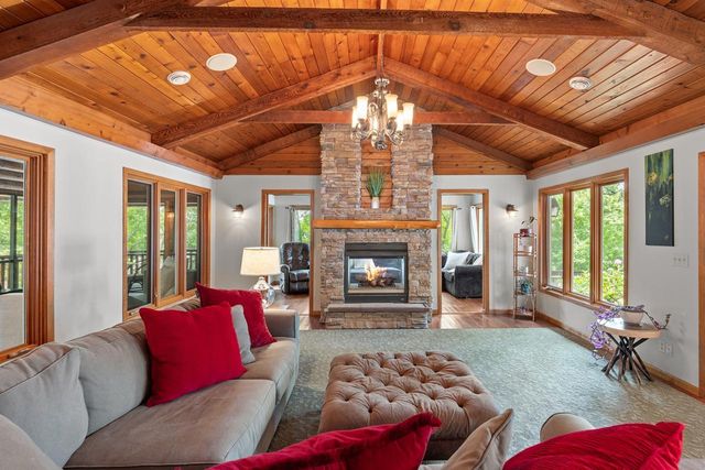 365 Pleasant View Road, Chanhassen, MN 55317