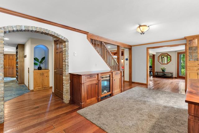 365 Pleasant View Road, Chanhassen, MN 55317
