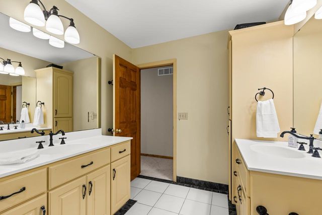 365 Pleasant View Road, Chanhassen, MN 55317