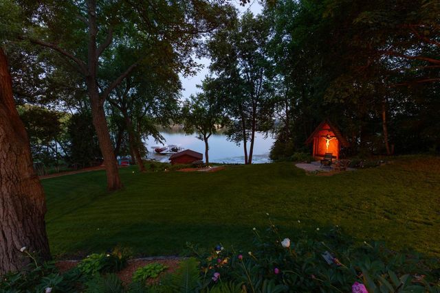 365 Pleasant View Road, Chanhassen, MN 55317