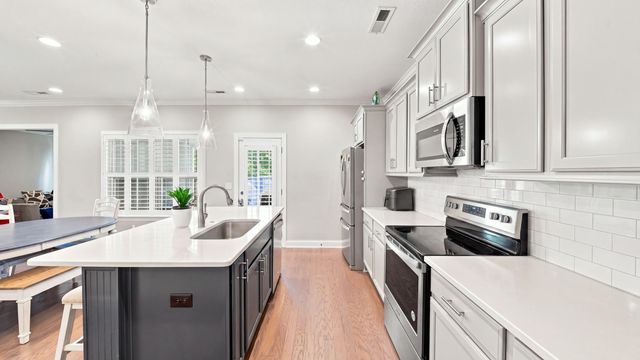 5463 Amber Grove Way, Hixson, TN 37343