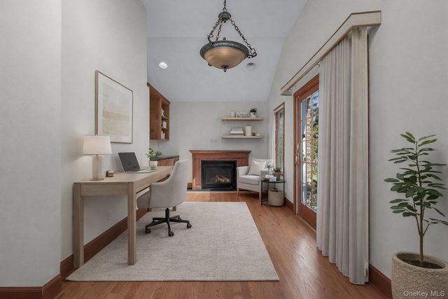 2 Amherst Road E, Great Neck, NY 11021