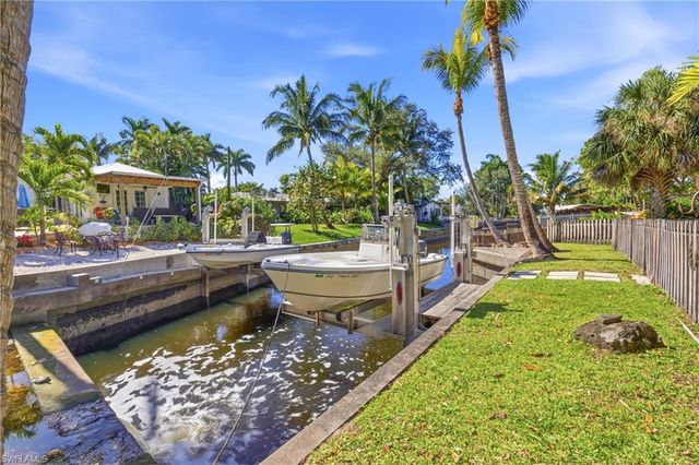 1150 Vesper DR, Fort Myers, FL 33901