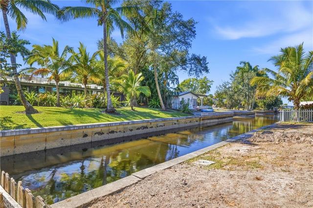 1150 Vesper DR, Fort Myers, FL 33901