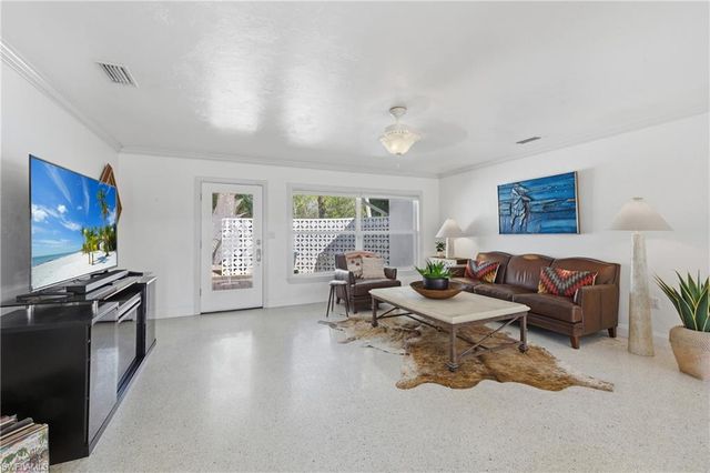 1150 Vesper DR, Fort Myers, FL 33901