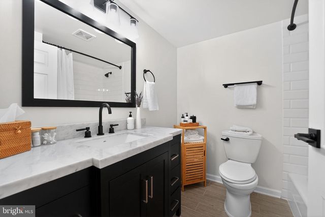 17215 VESTRY CT, Rockville, MD 20855