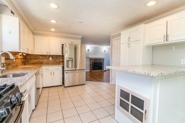 6 Dennis Rd, Milford, MA 01757