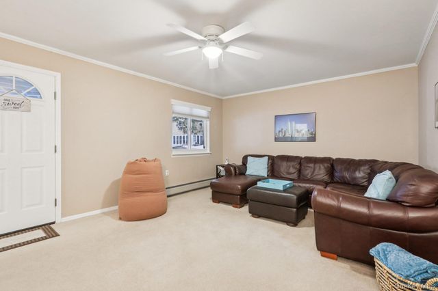 4 Austin Way, Tappan, NY 10983