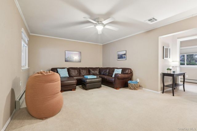 4 Austin Way, Tappan, NY 10983