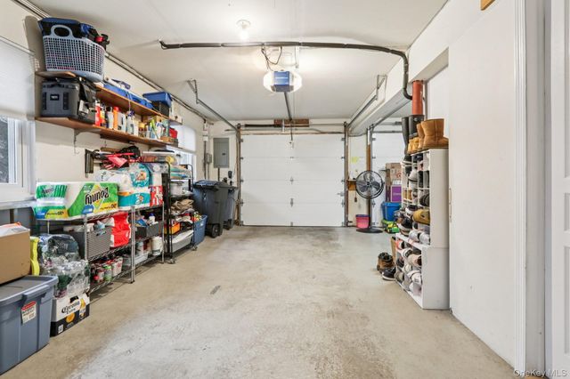 4 Austin Way, Tappan, NY 10983