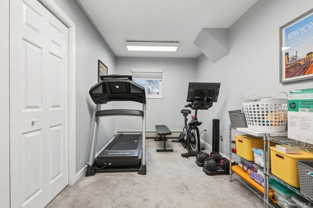 4 Austin Way, Tappan, NY 10983